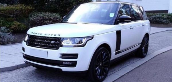 This Range Rover Vogue is available for hire anywhere in UK.